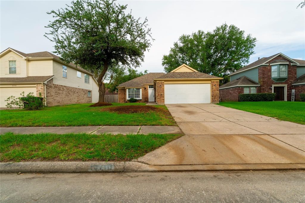 Photo of 13710 Sablegarden Lane, Houston, TX 77014 (MLS # 62125086)