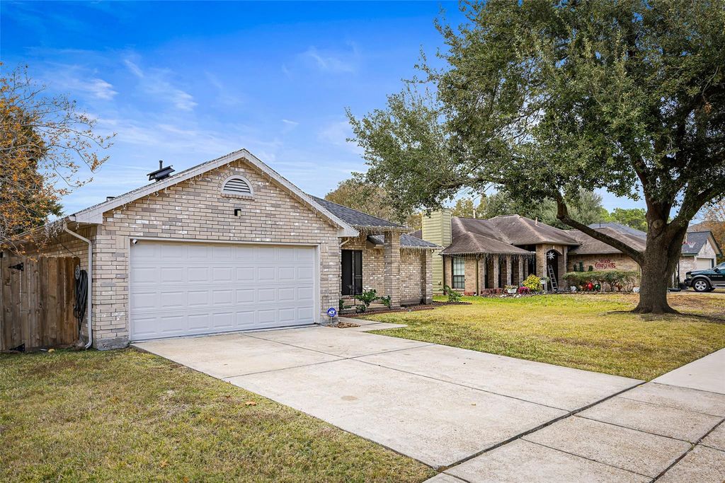 Photo of 1318 Asbury Lane, Deer Park, TX 77536 (MLS # 34938271)