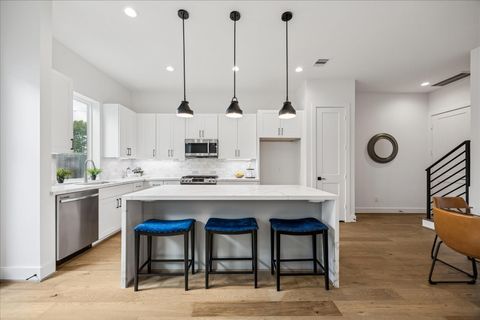 Tiny photo for 1902 Luna Woods Lane Ln, Houston, TX 77055 (MLS # 36900832)