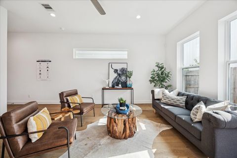 Tiny photo for 1902 Luna Woods Lane Ln, Houston, TX 77055 (MLS # 36900832)