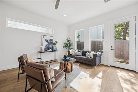 Tiny photo for 1902 Luna Woods Lane Ln, Houston, TX 77055 (MLS # 36900832)