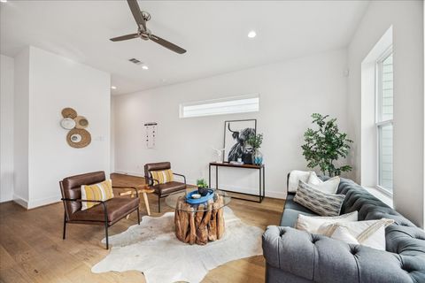 Tiny photo for 1902 Luna Woods Lane Ln, Houston, TX 77055 (MLS # 36900832)