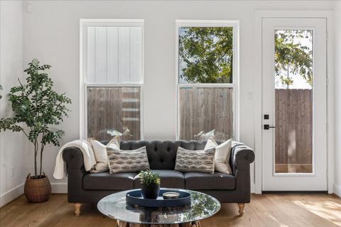 Tiny photo for 1902 Luna Woods Lane Ln, Houston, TX 77055 (MLS # 36900832)