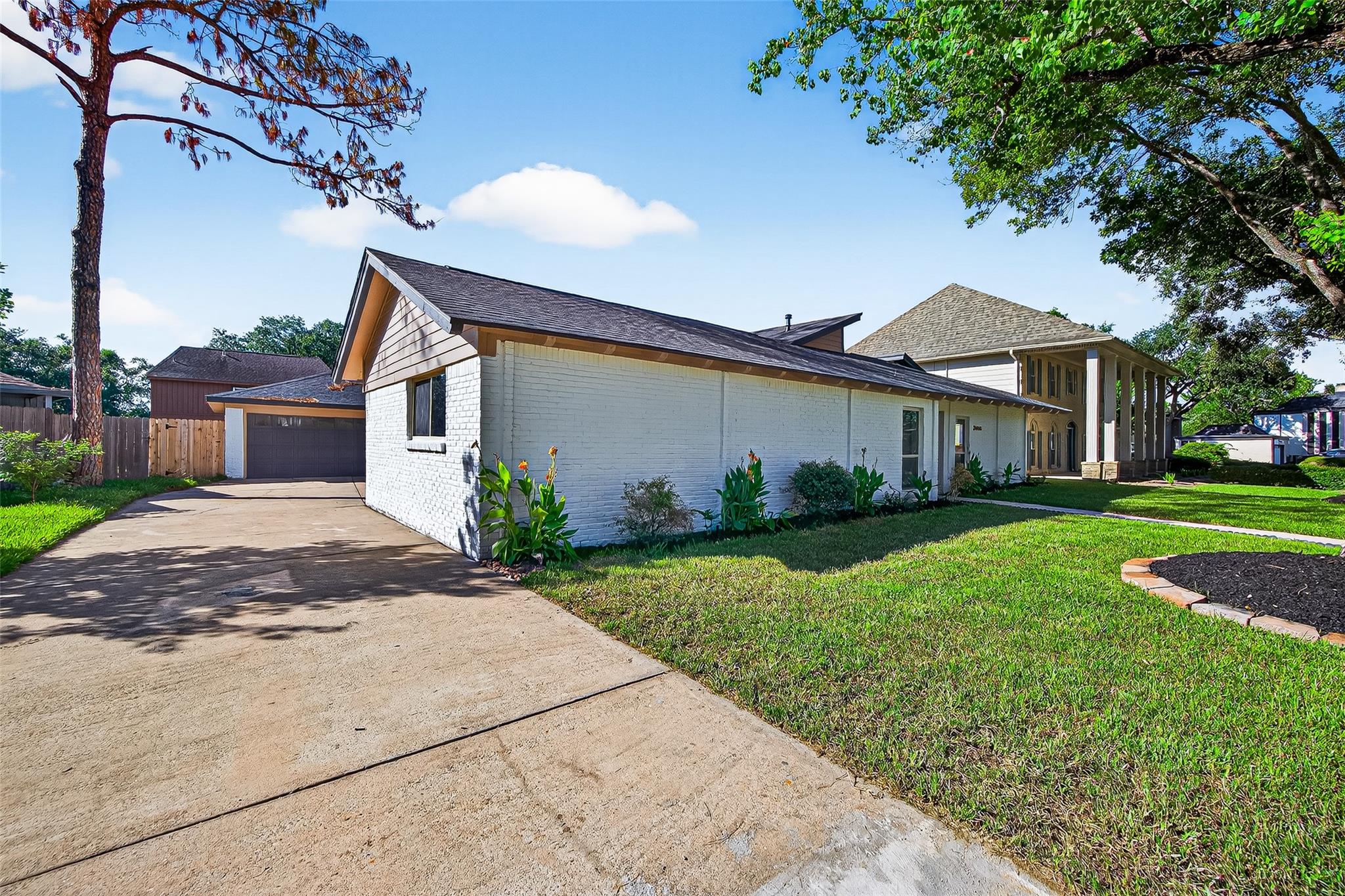 3006 Golden Hills Lane