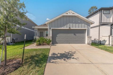 Photo of 5835 Finely Run Street, Spring, TX 77373 (MLS # 43658816) Photo of 5835 Finely Run Street, Spring, TX 77373 (MLS # 43658816)