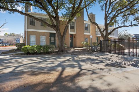 Photo of 11710 Southlake Drive #15, Houston, TX 77077 (MLS # 92401324)