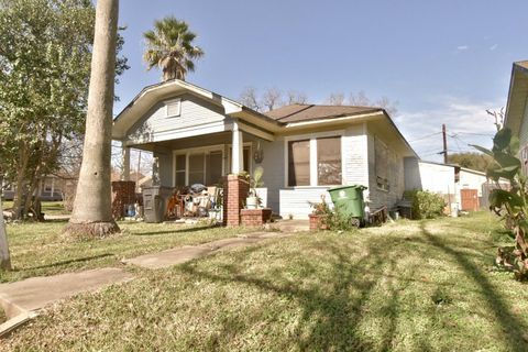 Photo of 101 Inlane Street, Houston, TX 77012 (MLS # 35274582)