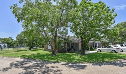 Photo of 1800 Avenue H, Bay City, TX 77414 (MLS # 75987344) Photo of 1800 Avenue H, Bay City, TX 77414 (MLS # 75987344)