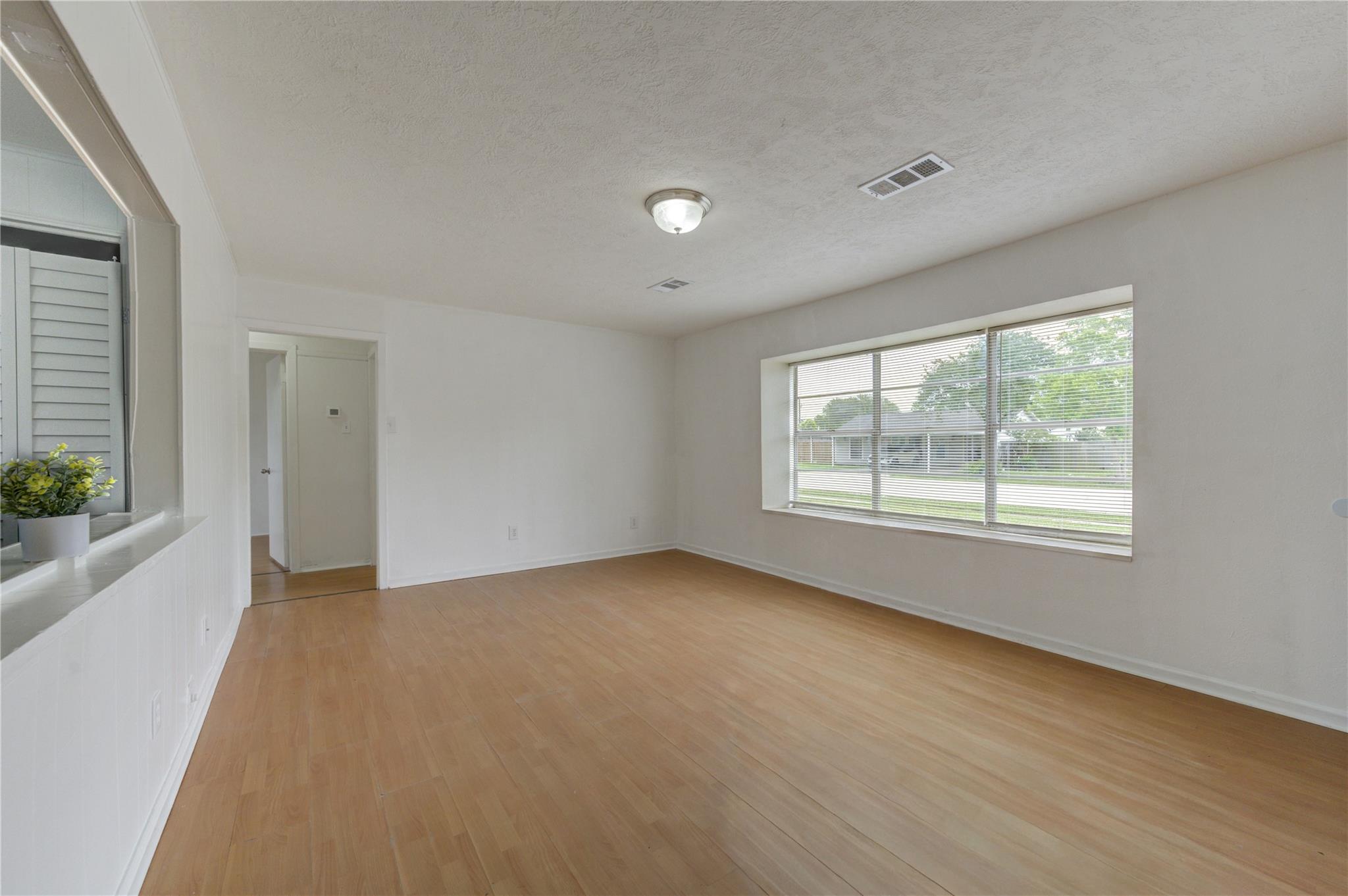 2205 Kingsdale Drive