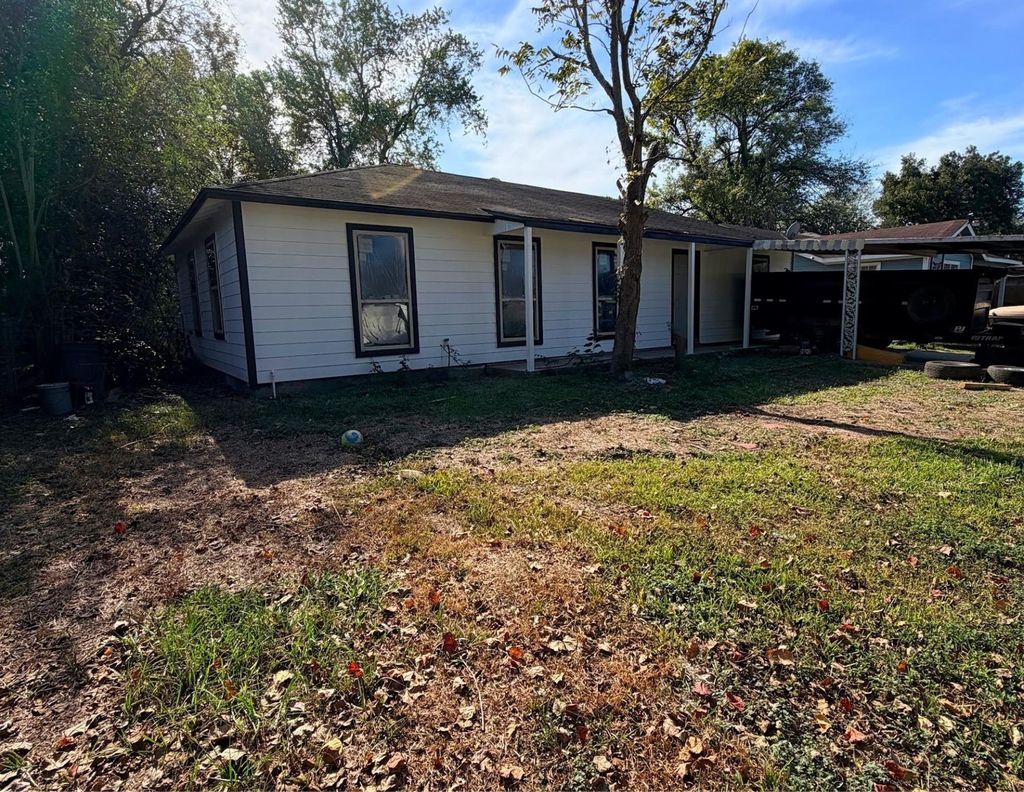 Photo of 5626 Schevers Street, Houston, TX 77033 (MLS # 15613874)