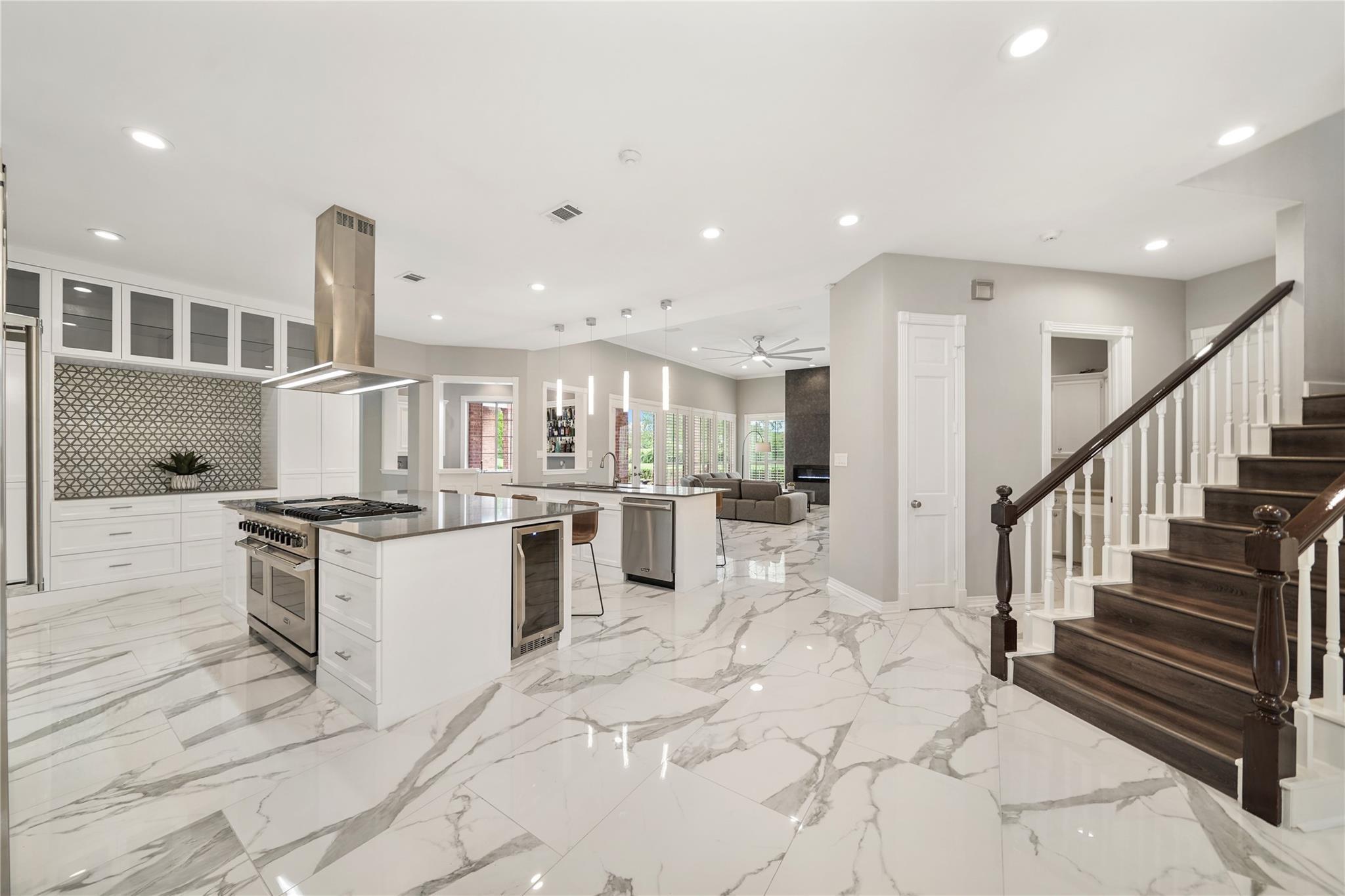 Sugar Land, Texas, 77479, United States, 6 Bedrooms Bedrooms, ,8 BathroomsBathrooms,Residential,Active,2034699