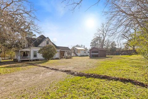 Photo of 304 W Wheat Street, Woodville, TX 75979 (MLS # 31609570)