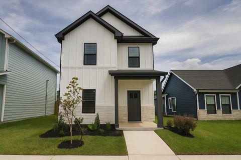 Photo of 16770 Meadowcroft Street, Montgomery, TX 77316 (MLS # 10891628)