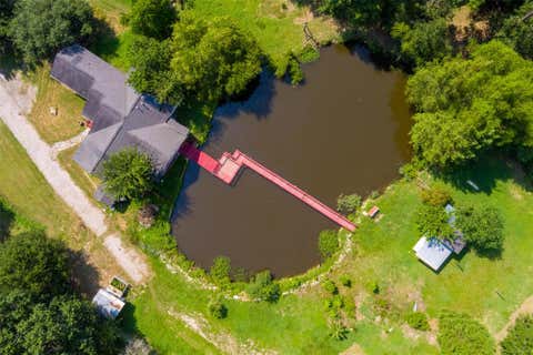 Photo of 714 Shawnee Dr, Conroe, TX 77316 (MLS # 32906362)