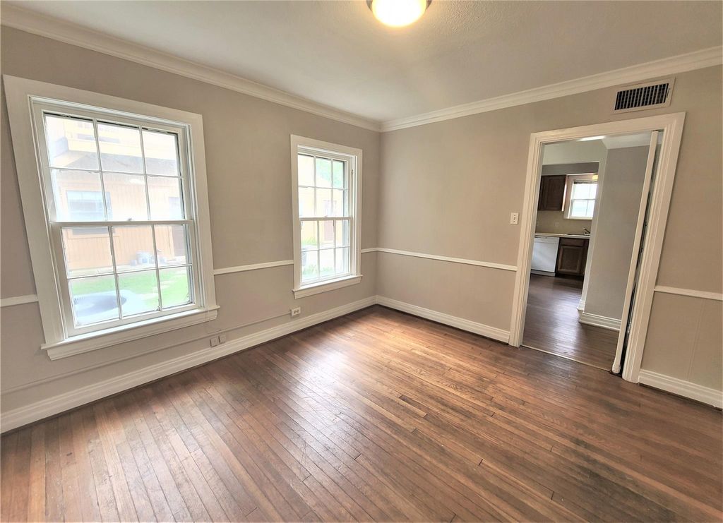 Photo of 2211 Dorrington Street, Houston, TX 77030 (MLS # 18173605)