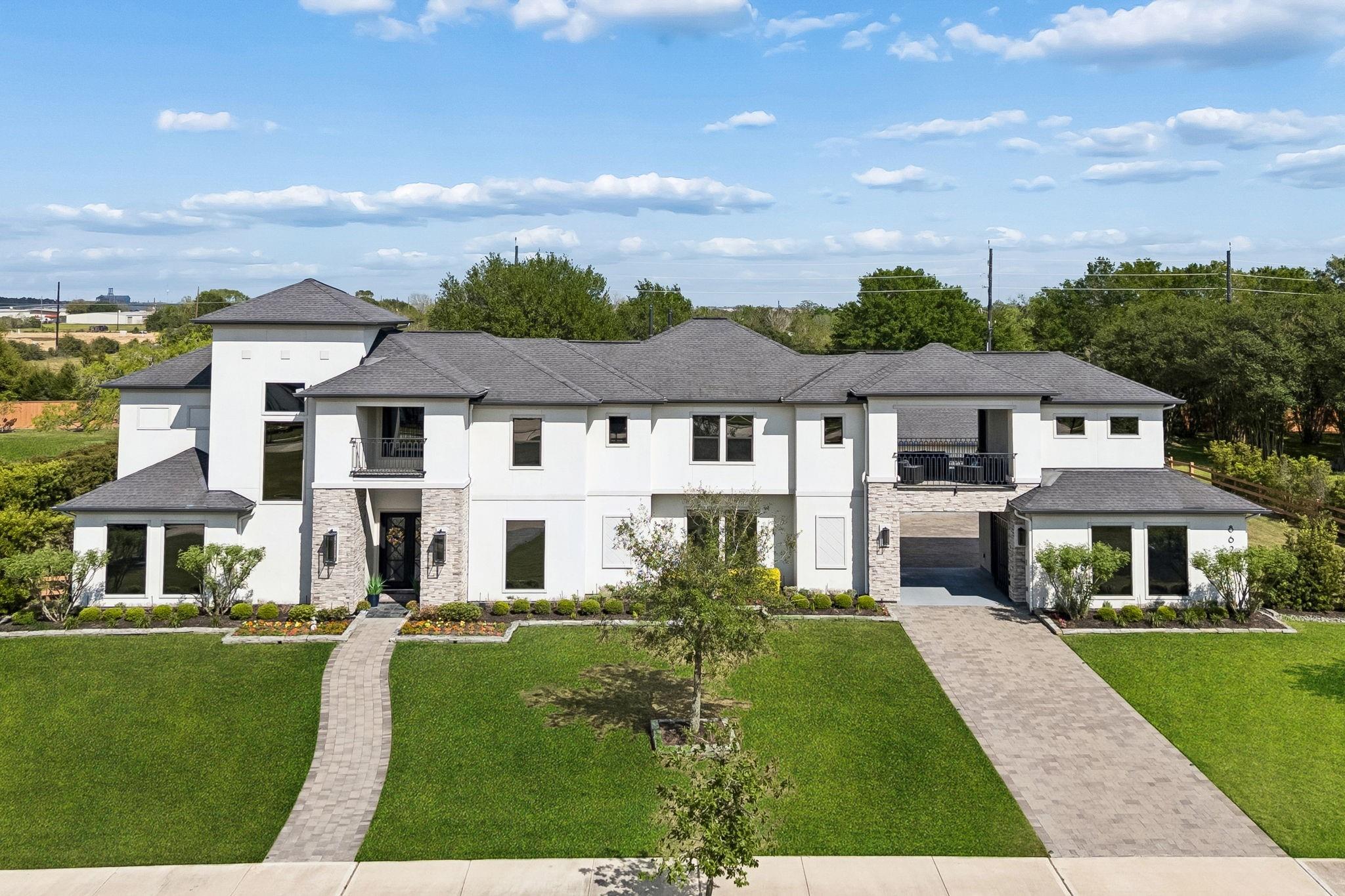 8626 Woods Hollow Trail