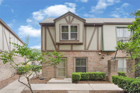 Photo of 14703 Barryknoll Lane #23, Houston, TX 77079 (MLS # 63900486)