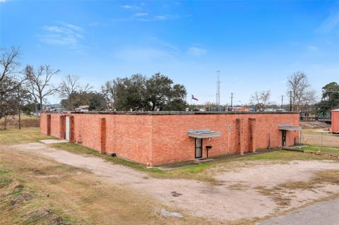 200 Bowling Alley Lane Alvin TX 77511