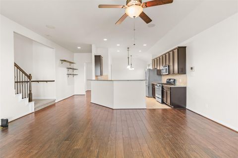 Photo of 2451 Porto Way, League City, TX 77573 (MLS # 89024729)