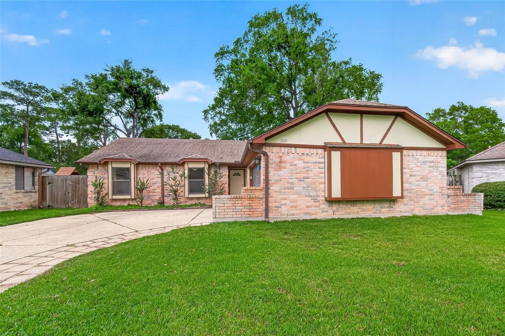 Photo of 2031 Woodhue Drive, Spring, TX 77386 (MLS # 90108590)