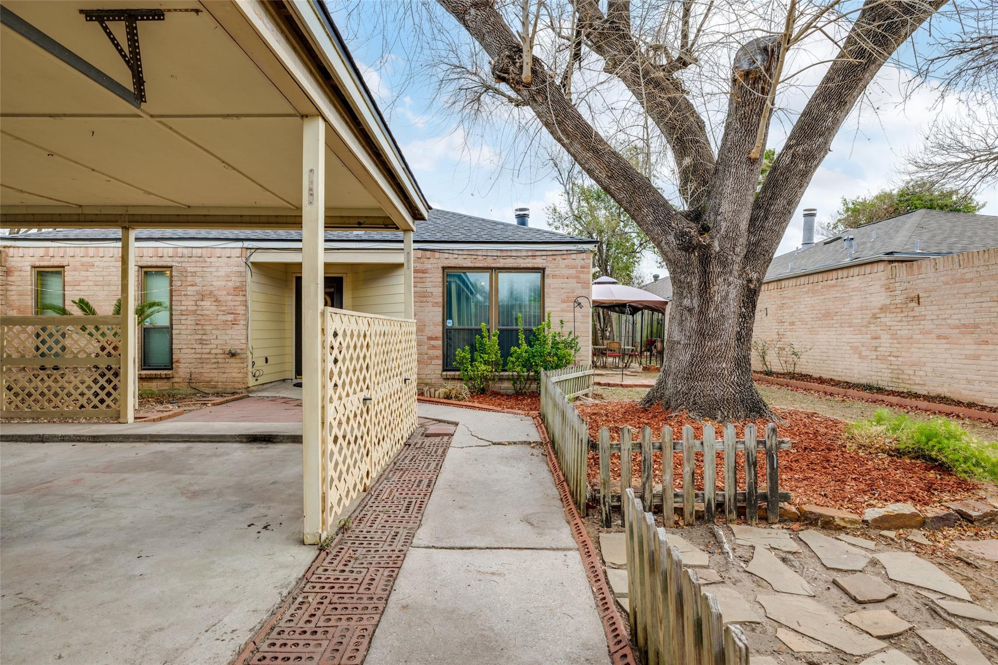 8322 Windy Oaks Drive