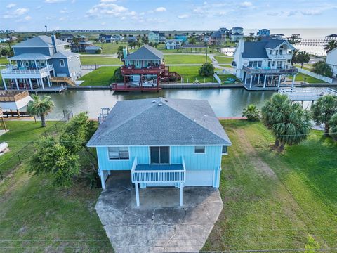 Photo of 3813 Tradewinds Drive, Galveston, TX 77554 (MLS # 81227075)