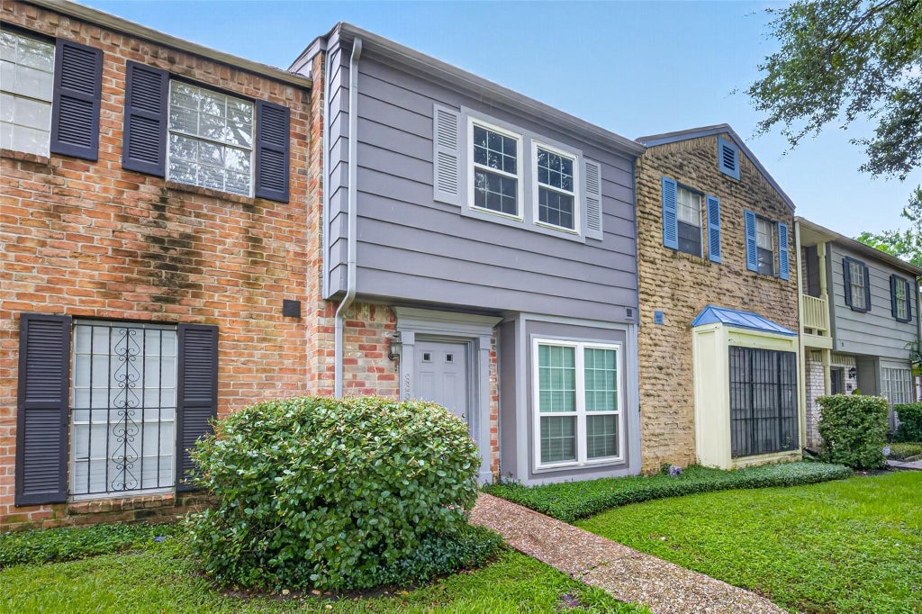 Photo of 8355 Nairn St ST, Houston, TX (MLS # 92300364)