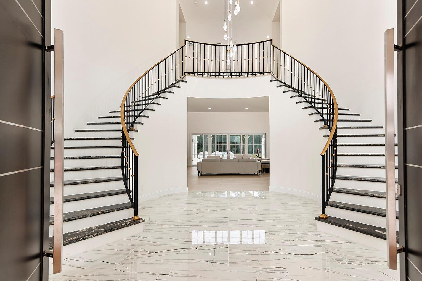 1031 Hunters Creek Way