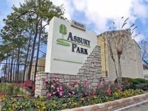 Photo of 6200 W Tidwell Road #2104, Houston, TX 77092 (MLS # 21558121)