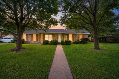 Photo of 5911 Dawnridge Drive, Houston, TX 77035 (MLS # 97509294)