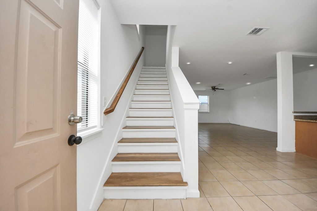 Photo of 1811 Weeping Oak Drive #B, Pasadena, TX 77503 (MLS # 62273891)