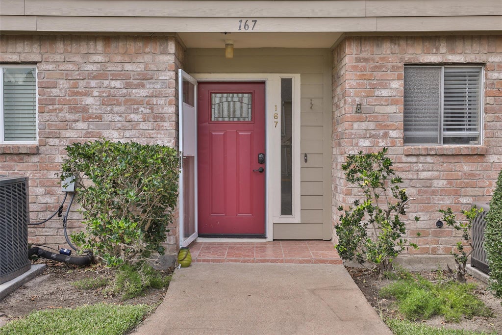 Photo of 5005 Georgi Lane #167, Houston, TX 77092 (MLS # 10842208)