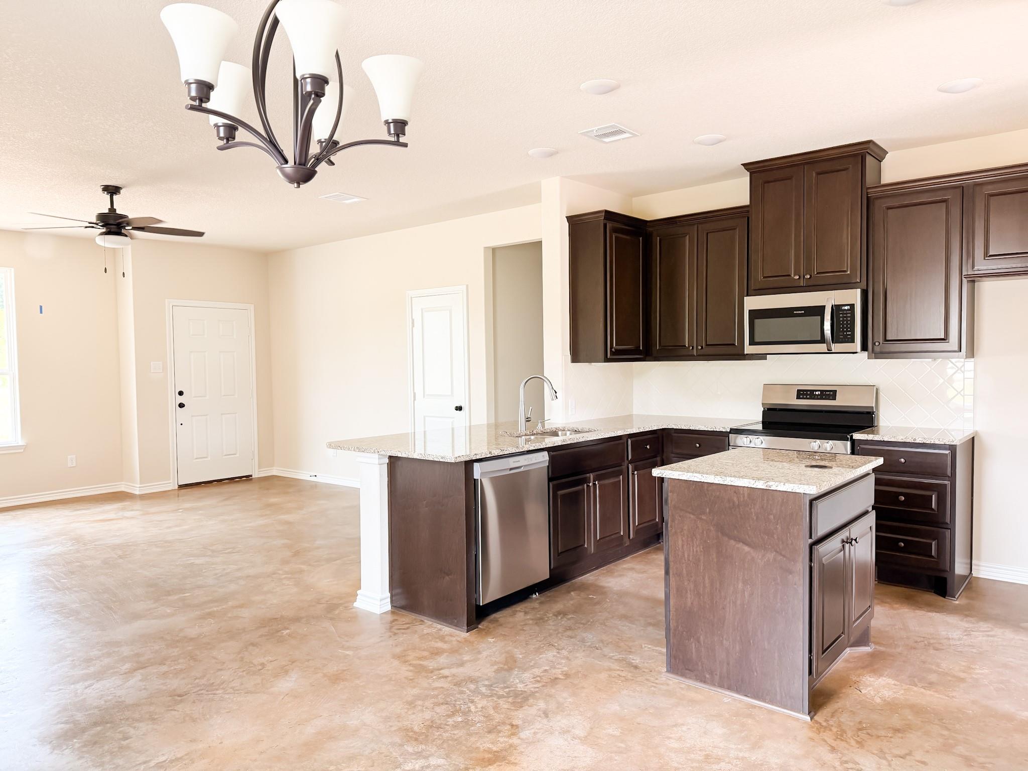 555 Pineview Circle