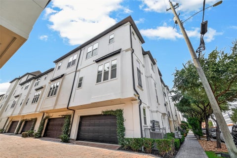 Photo of 703 Live Oak Street, Houston, TX 77003 (MLS # 26938010)