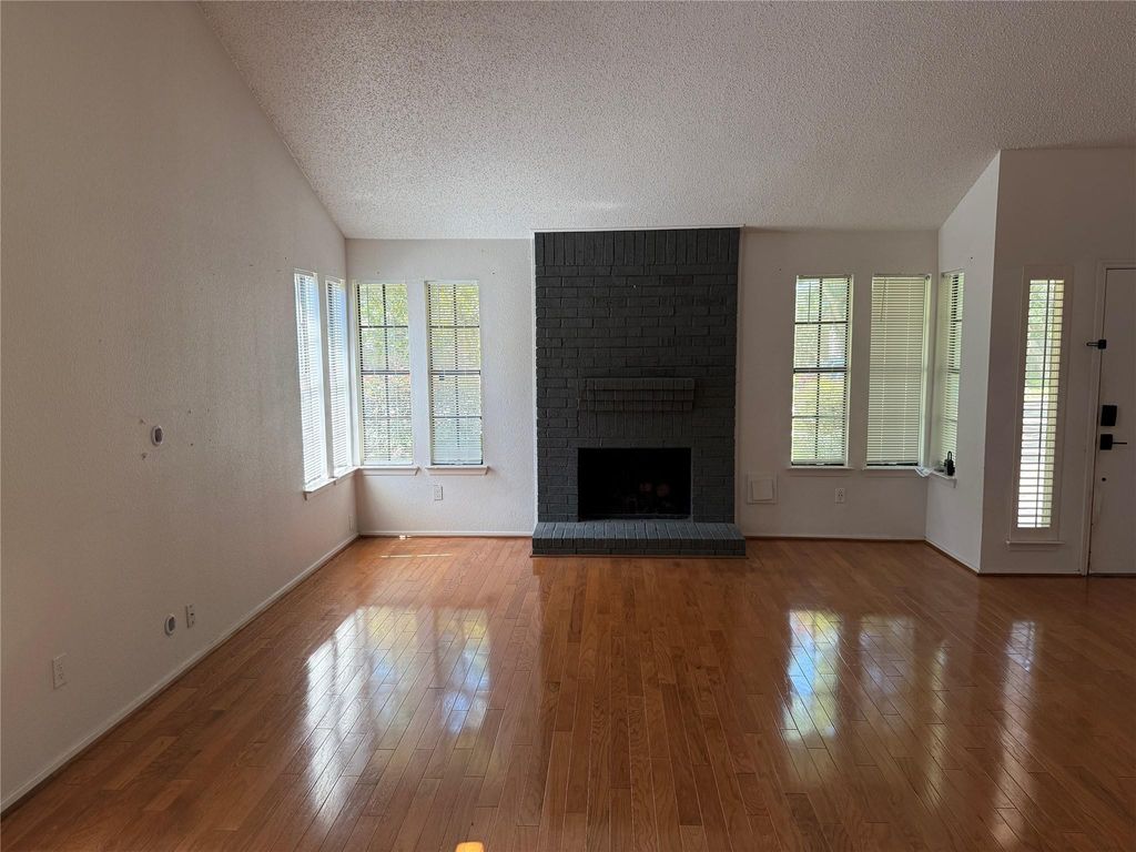 Photo of 2018 Woodstream Boulevard, Sugar Land, TX 77479 (MLS # 88497574)