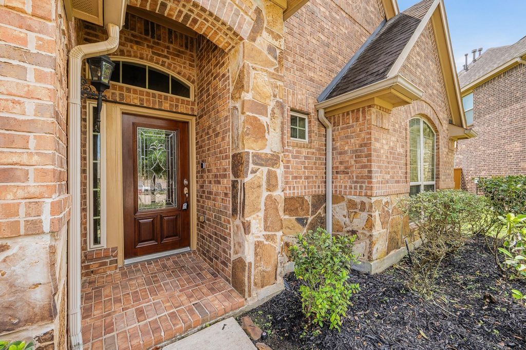 Photo of 2411 Linden Bluff Court, Sugar Land, TX 77479 (MLS # 16096610)