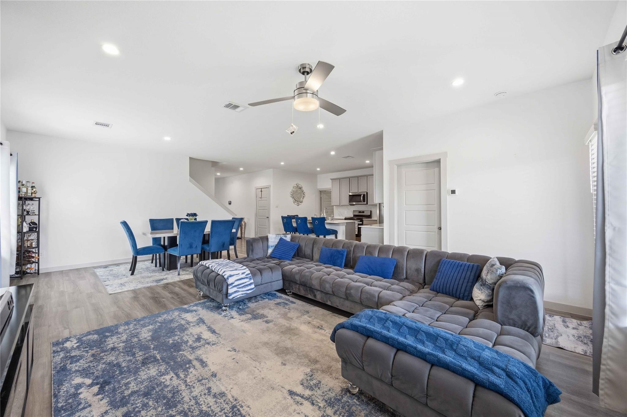 7835 Sleek Flock Lane