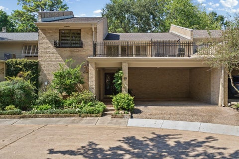 Photo of 201 Vanderpool Lane #69, Houston, TX 77024 (MLS # 90036394)