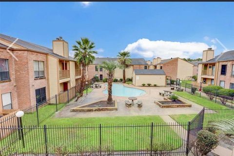 Photo of 16111 Aspenglenn Drive #407, Houston, TX 77084 (MLS # 55252719)