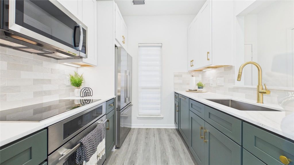 Photo of 1211 Jackson Boulevard #G, Houston, TX 77006 (MLS # 45375796)