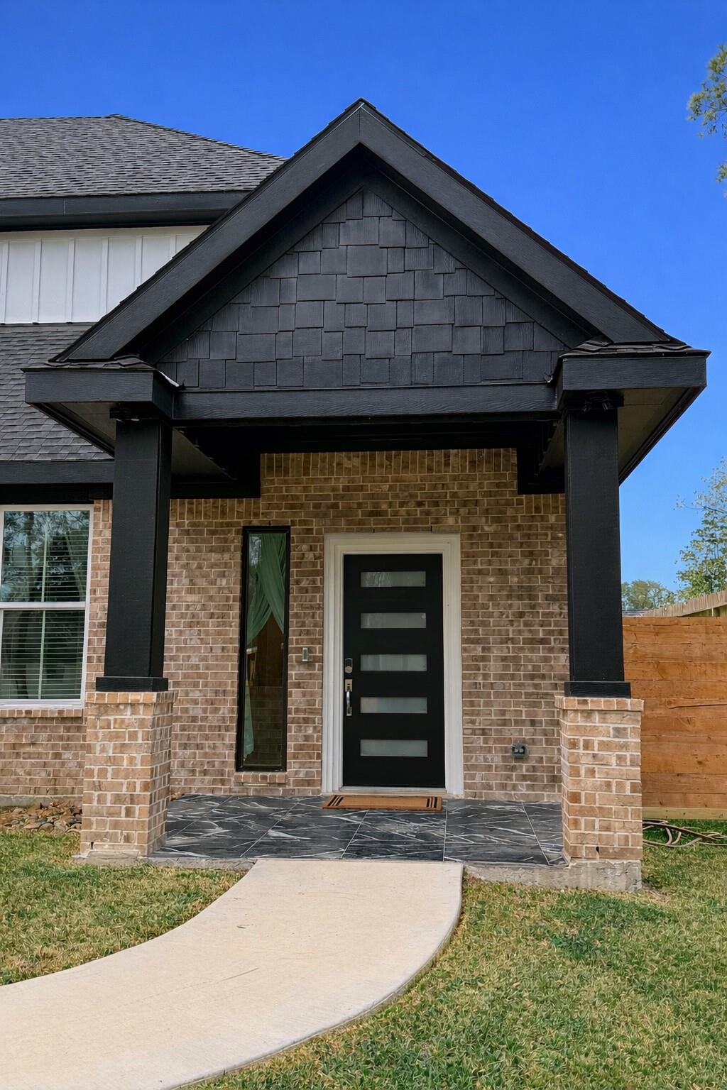 1521 Glen Oaks Drive