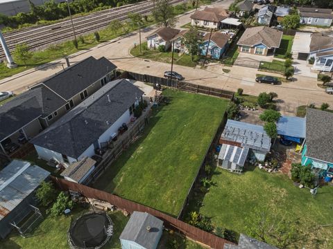 Photo of 6610 Avenue S, Houston, TX 77011 (MLS # 39303746)