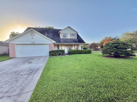 Photo of 2923 Cottonfield Way, Sugar Land, TX 77479 (MLS # 19496064)