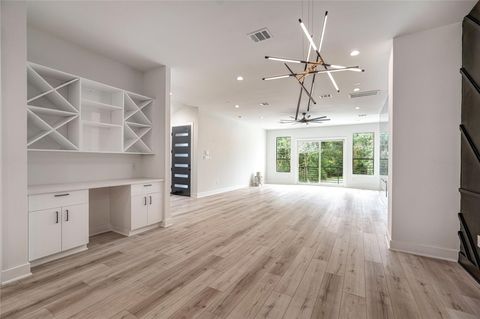 Photo of 4535 Creekmont Drive, Houston, TX 77091 (MLS # 75847946) Photo of 4535 Creekmont Drive, Houston, TX 77091 (MLS # 75847946)