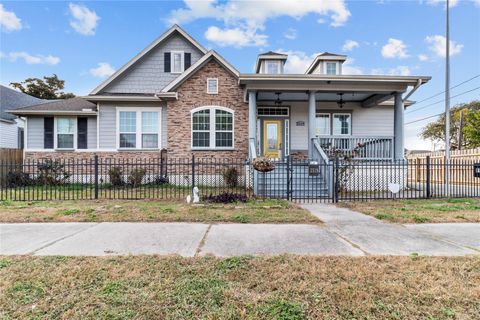 Photo of 2519 46th Street, Galveston, TX 77551 (MLS # 63565064)