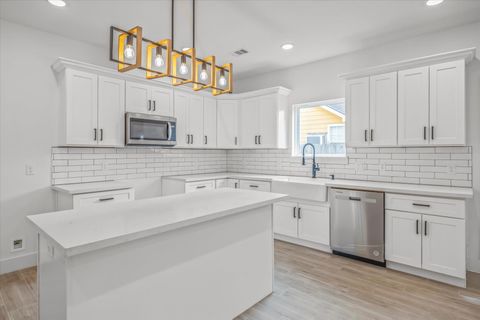 Photo of 2015 Brackenridge Street #A, Houston, TX 77026 (MLS # 22082647) Photo of 2015 Brackenridge Street #A, Houston, TX 77026 (MLS # 22082647)