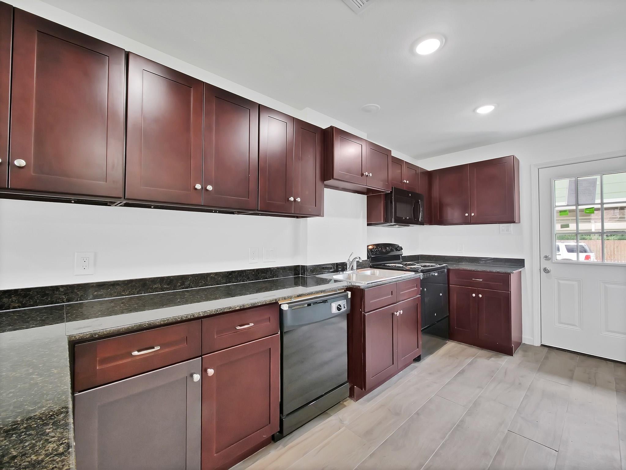 2711 Arlington Court