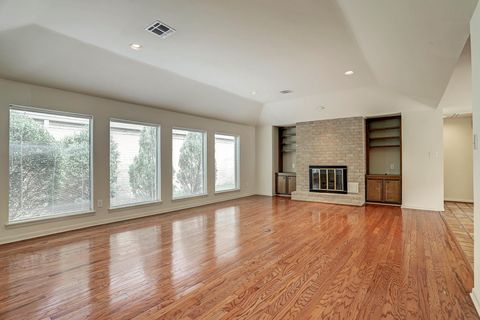 Photo of 15614 Whitewater Lane, Houston, TX 77079 (MLS # 20742875)