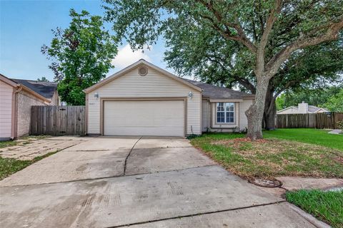 Photo of 11643 Twinridge Lane, Houston, TX 77099 (MLS # 55446400)