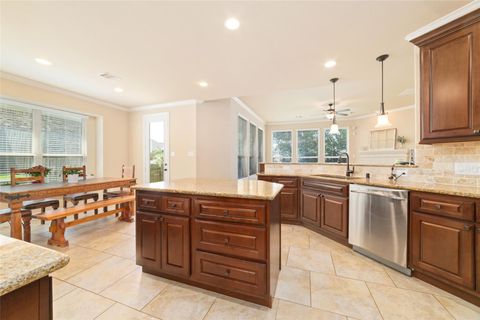 Homes For Sale - 2408 Ellis Park Lane<br/> Conroe, TX 77304